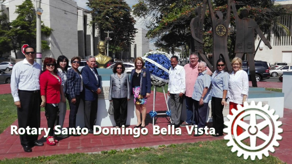 ofrenda floral plazoleta rotaria en santo domingo