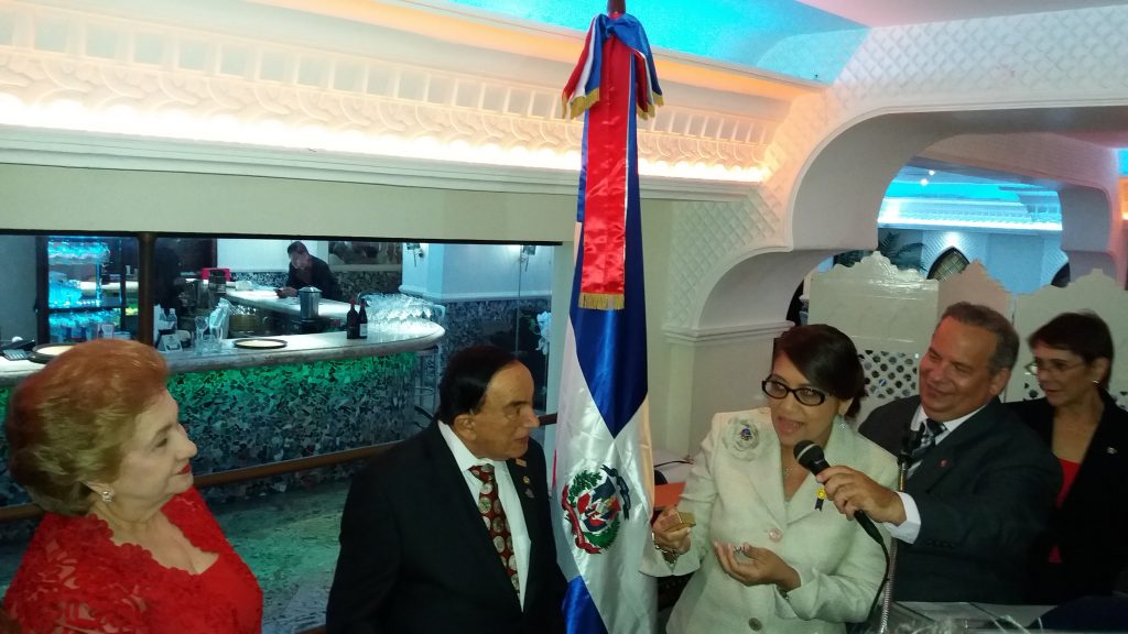 Reconocimiento y socio Honorable - Sr Mario Lama