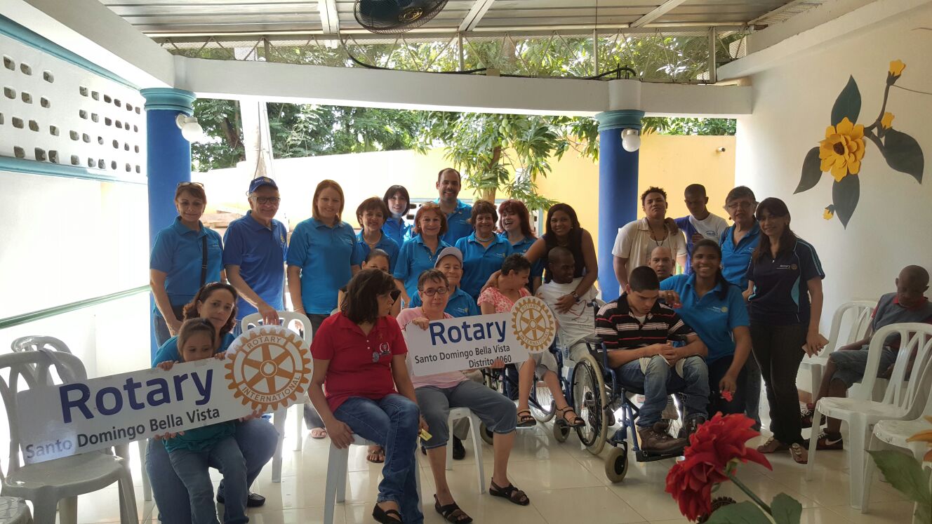 Sesión Rotaria y compartir en el Hogar El Arca