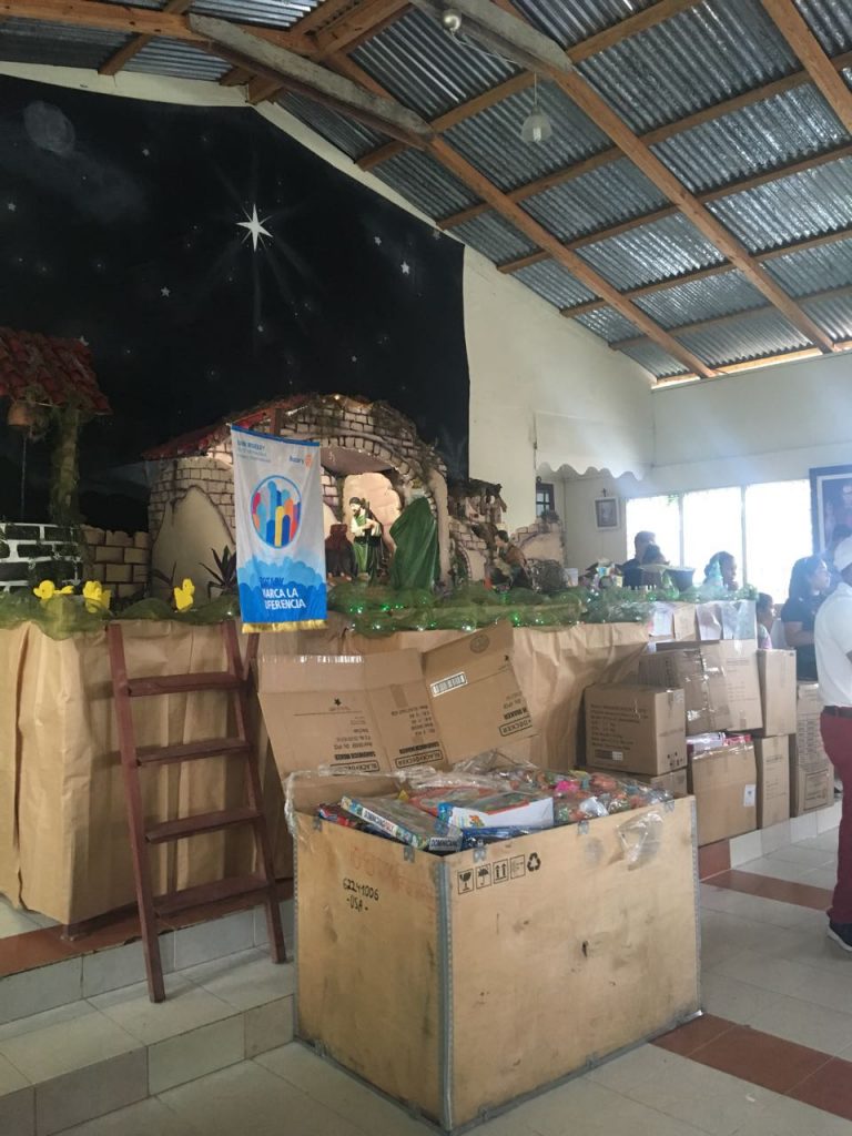 Celebrando El Día de los Reyes Magos en la Parroquia San Lorenzo en los Alcarrizos