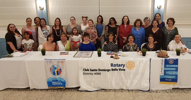 Celebración del Día de las Madres en el Rotary Santo Domingo Bella Vista