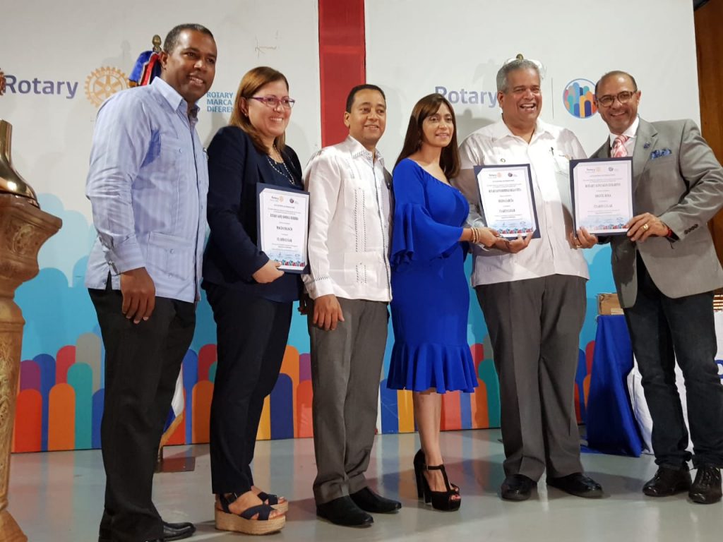 Premiaciones Distritales al Rotary Santo Domingo Bella Vista 2017-2018
