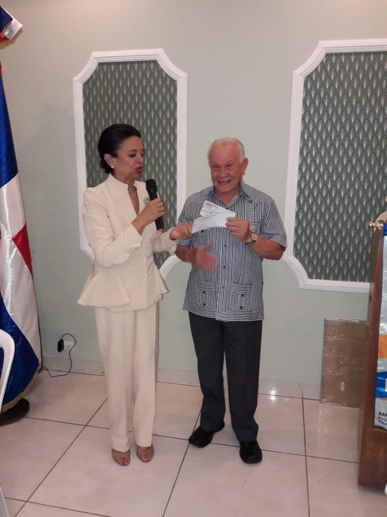 Donación de Phoenix Tower International a Rotary y Rotaract Santo Domingo Bella Vista