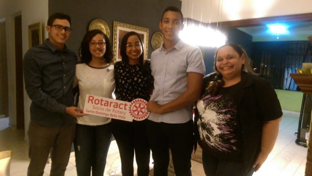 Juramentación de los 3 nuevos socios del Rotaract Santo Domingo Bella Vista