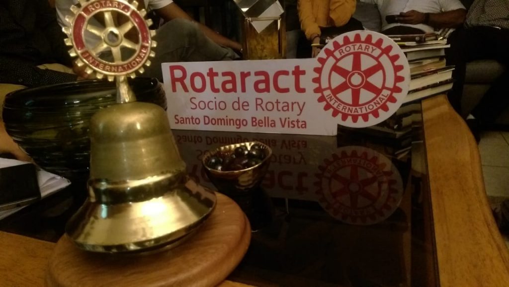 Juramentación de los 3 nuevos socios del Rotaract Santo Domingo Bella Vista